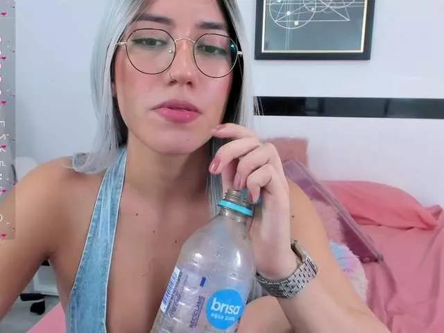 EllaDavs on BongaCams 