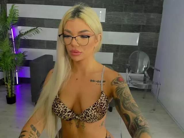 Freyadevine on BongaCams 