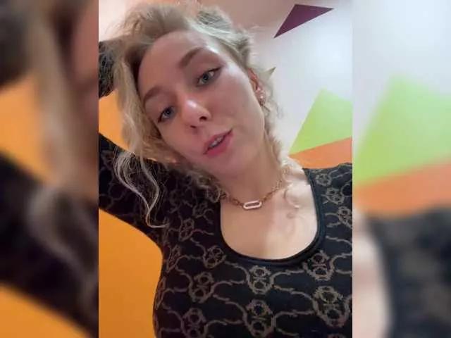 Janchi- on BongaCams 