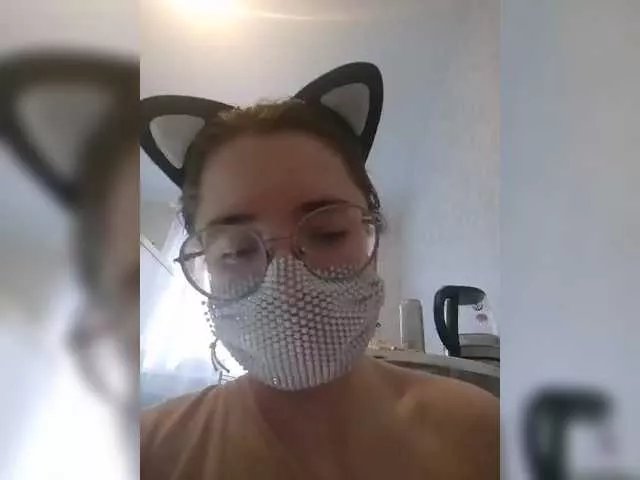 Offline kroshka-meow on BongaCams