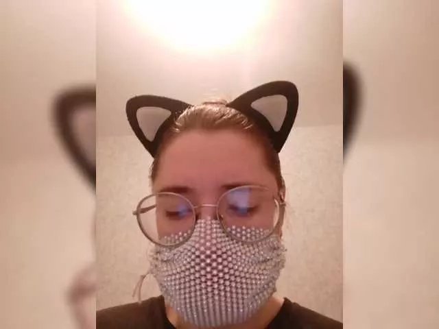 Offline kroshka-meow on BongaCams
