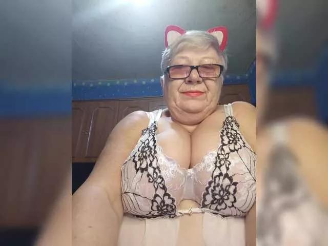 Lena555 on BongaCams 