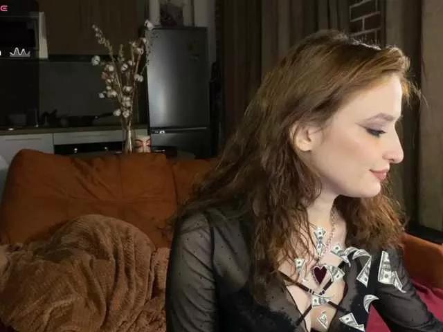 LucyLunee on BongaCams 