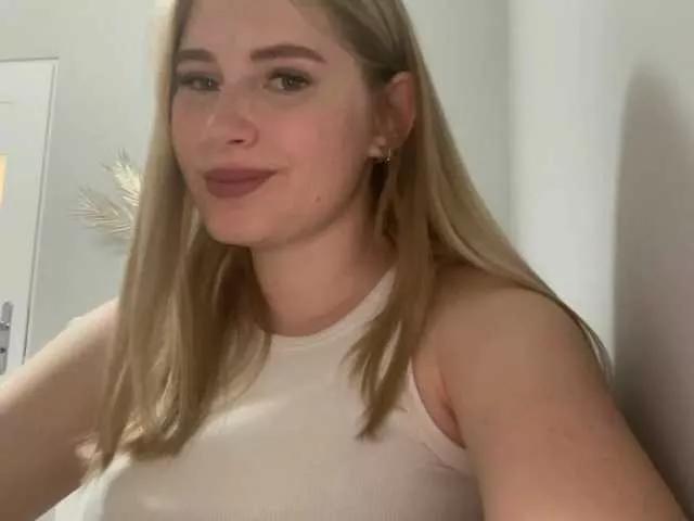 NicoleAdorable on BongaCams 