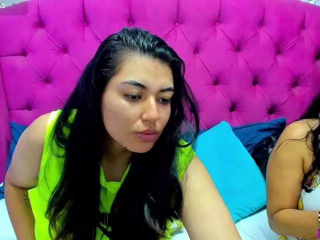 SaraAndKatty on BongaCams 