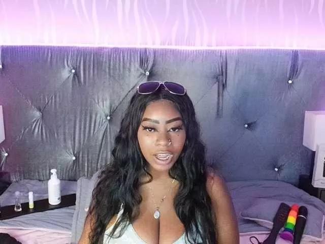 TrixieMar on BongaCams 