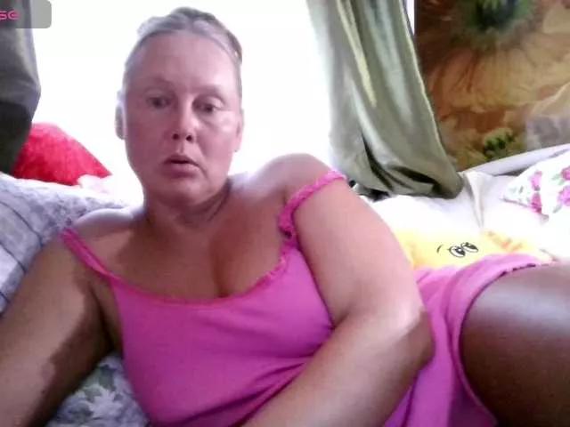 Yoursex2022 on BongaCams 